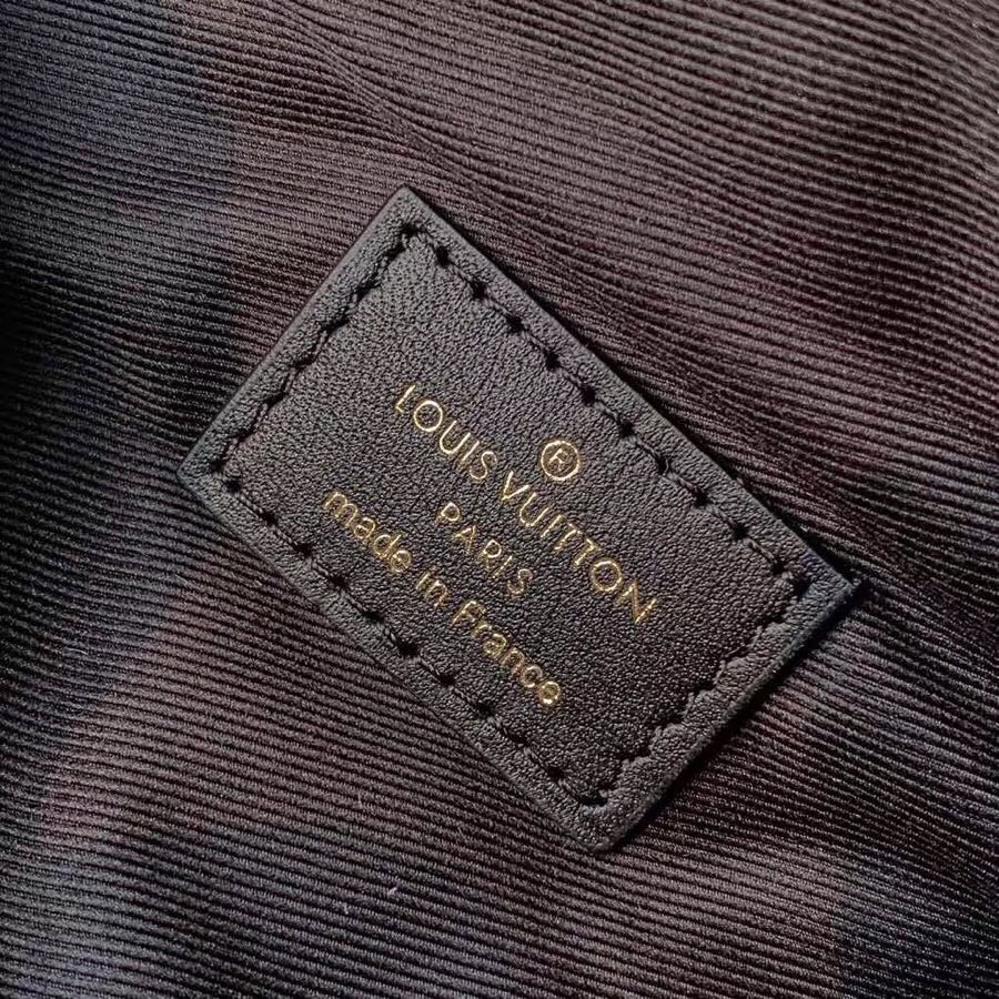 Louis Vuitton New Wave Bumbag/Belt Bag M53750 Black 2019 (FANG-9042316 )