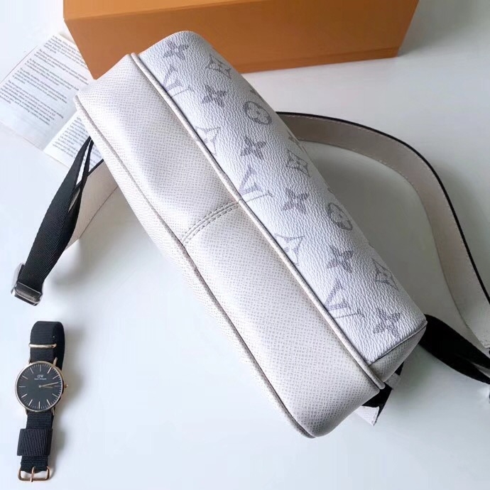 Louis Vuitton Outdoor Messenger Bag MM M43845 White 2019 (Fang-8122537 )