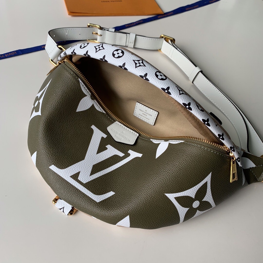 Dauphine belt bag leather handbag Louis Vuitton Green in Leather - 37480971