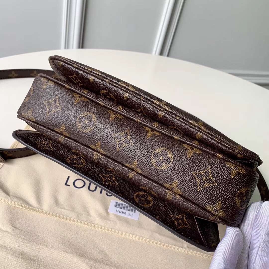Louis Vuitton Monogram Canvas Love Lock Pochette Metis Bag M44366 2019 (F-9012116 )