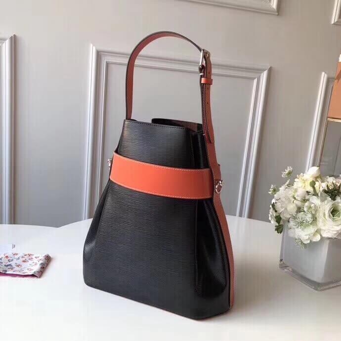 Louis Vuitton Twist Handbag 356256