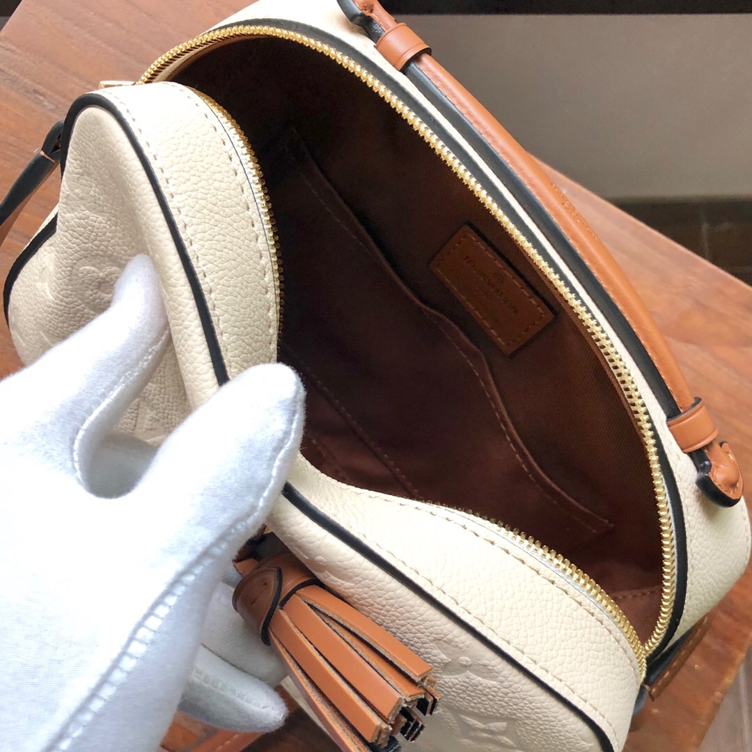 Louis Vuitton Saintonge Tassel Handbag M44597 Creme Beige 2019 (LVSJ-9031442 )