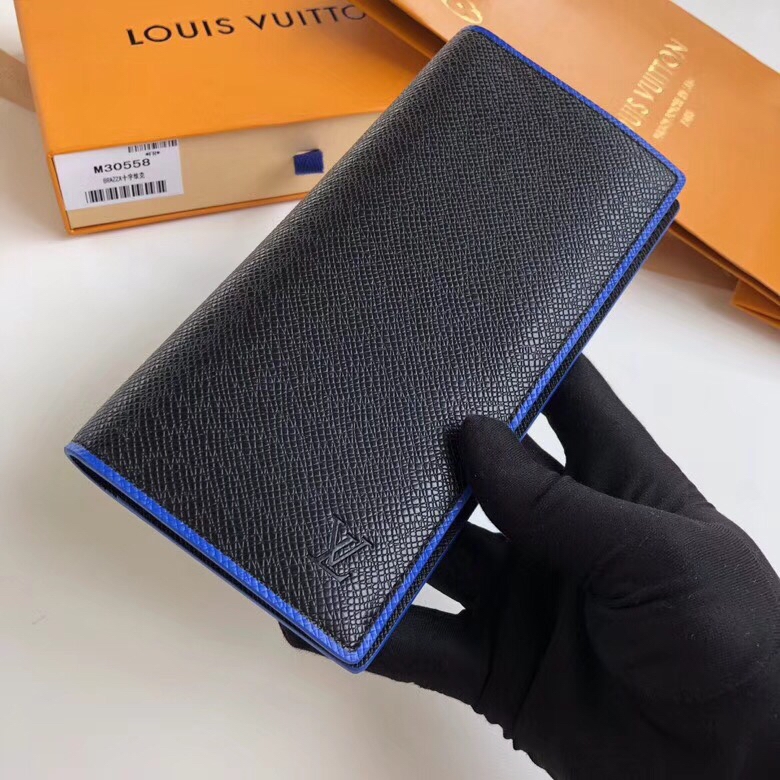 Louis Vuitton M32816 Brazza Wallet Taiga Leather