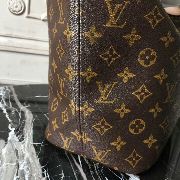 Lv Small Pouch With Gold/silver Chain Reaction