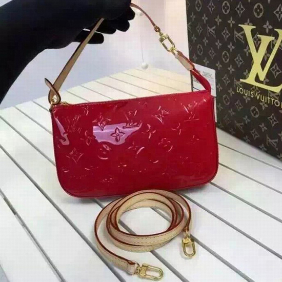 Louis Vuitton Monogram Vernis Leather Pochette Accessoires Clutch