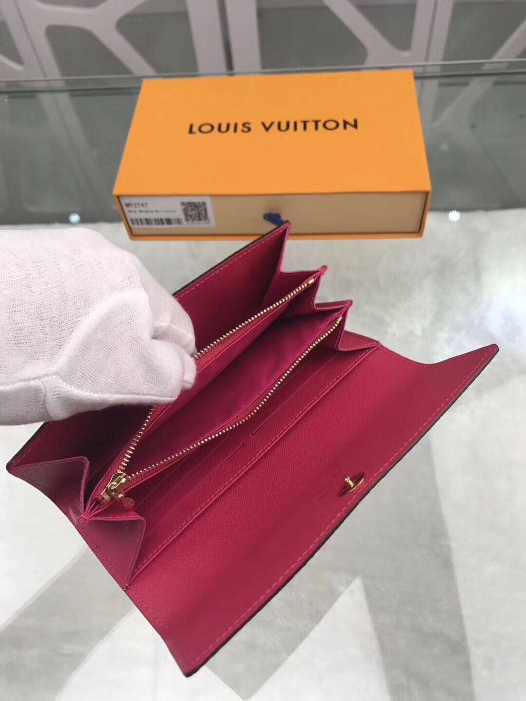 Replica Louis Vuitton M90926 Sarah Compact Wallet Monogram Vernis