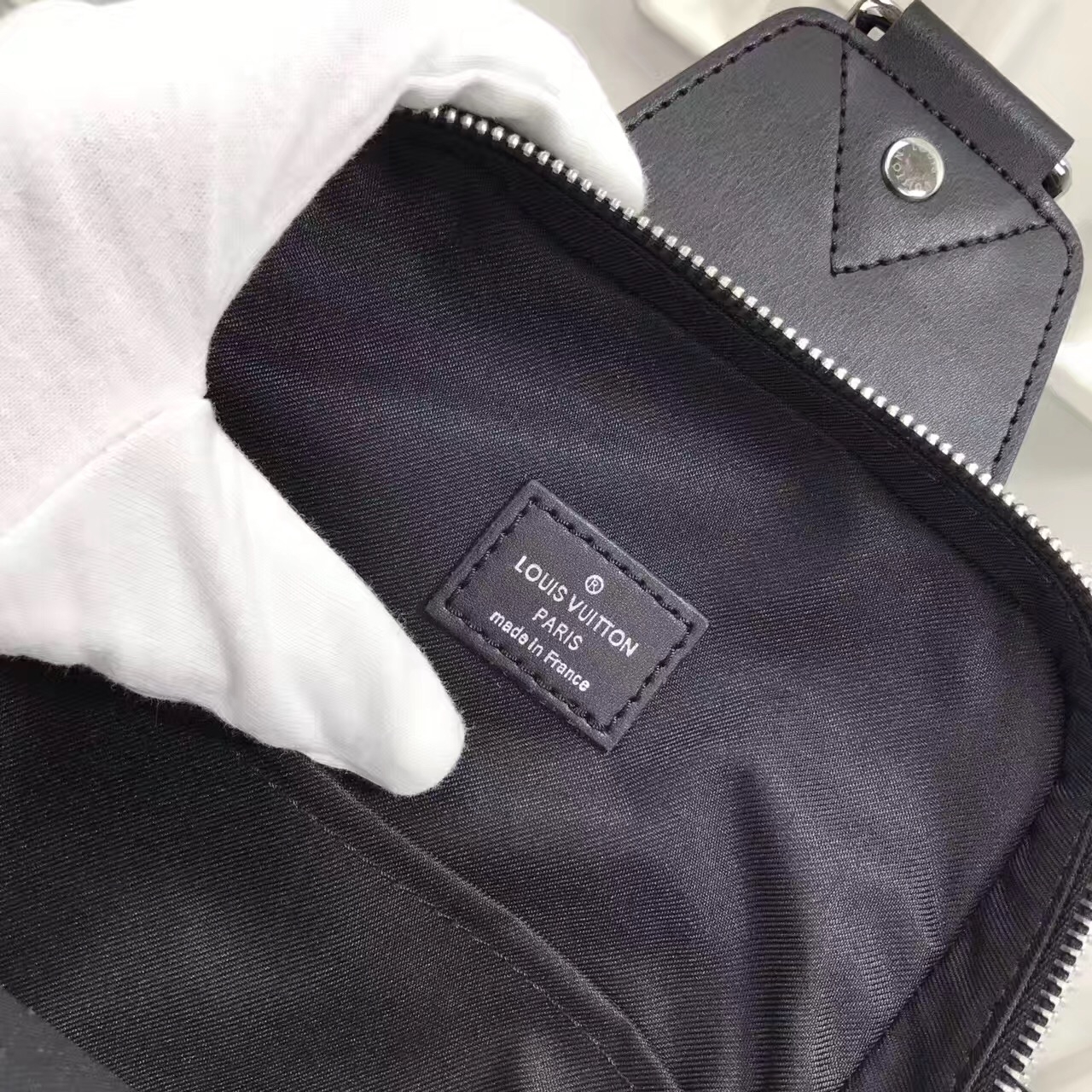 Louis Vuitton Avenue Sling Bag N41719 Shoulder Bag Black from japan fedex  used