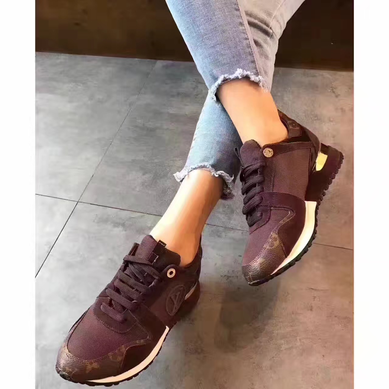 Louis Vuitton Run Away Sneaker Oak Blood 2017 (GD5023-7080707 )