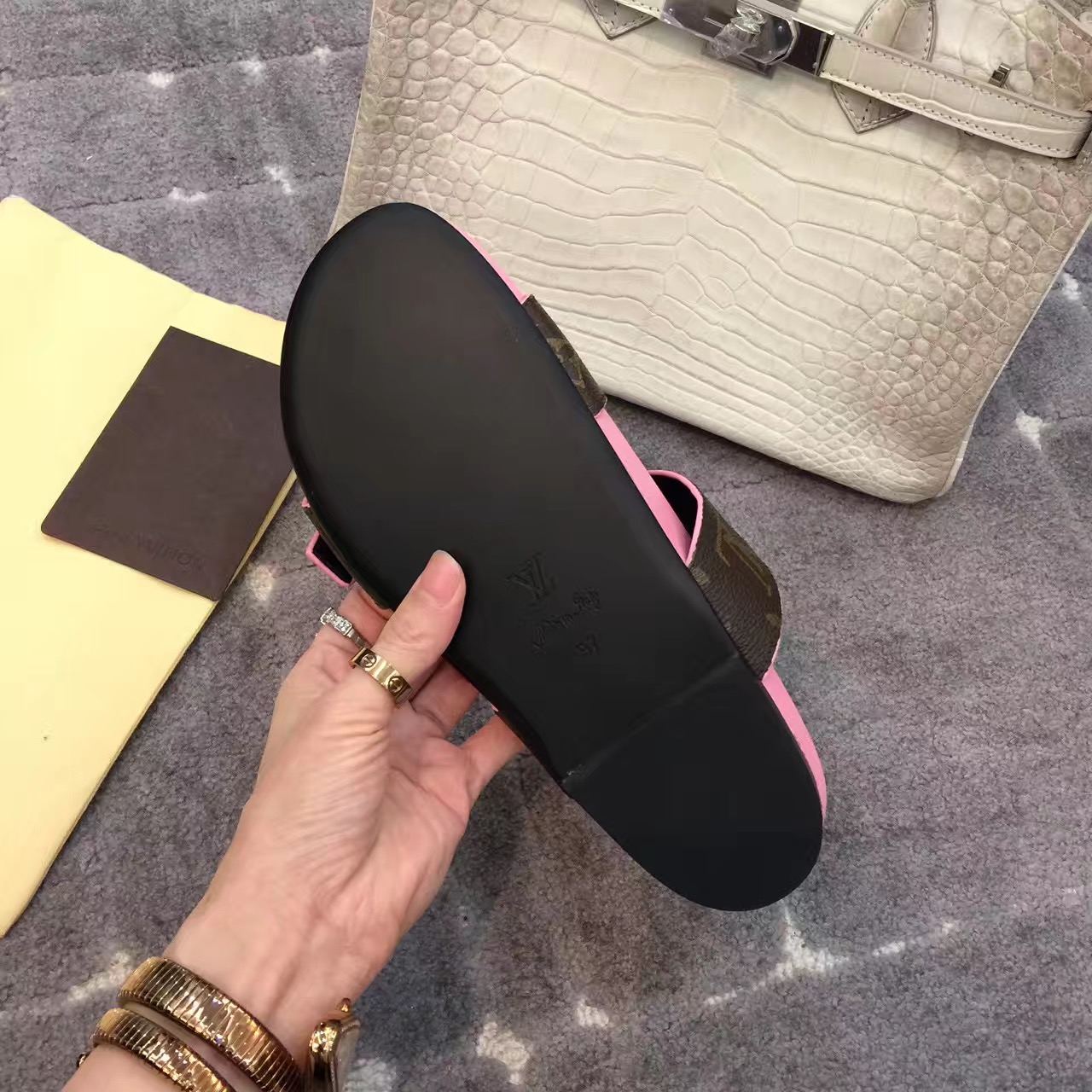 Louis Vuitton Bom Dia Flats: Are they fat feet friendly? Review 