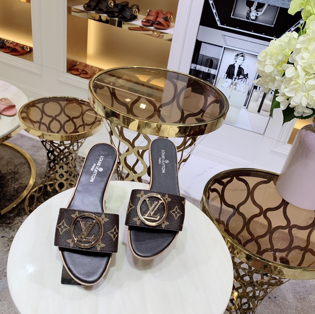 Louis Vuitton Lock It LV Circle Monogram Flat Slide Sandals 2019 (1050-9061832 )