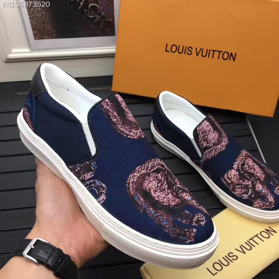 Louis Vuitton Men&#39;s Slip-on Sneaker Animal Print Denim Canvas Blue 2017 (K2100-7061708 )