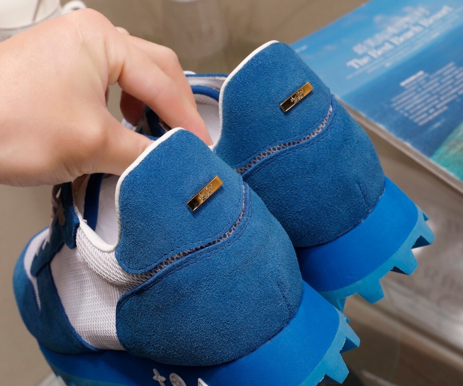 Louis Vuitton LV Run Away Sneaker For Women and Men Blue 2019 (HZ-9031159 )